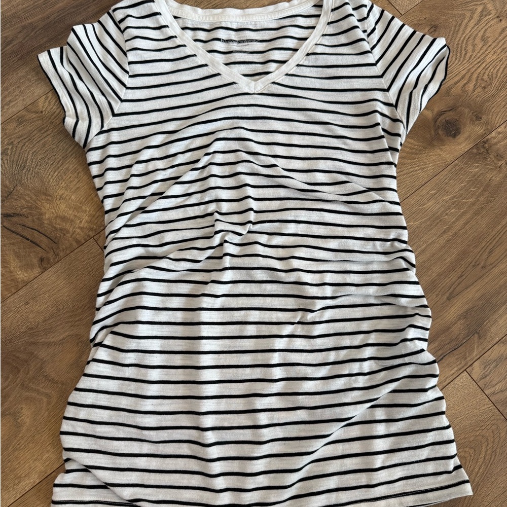 Liz Lange Black and White Striped V-Neck Tee maternity